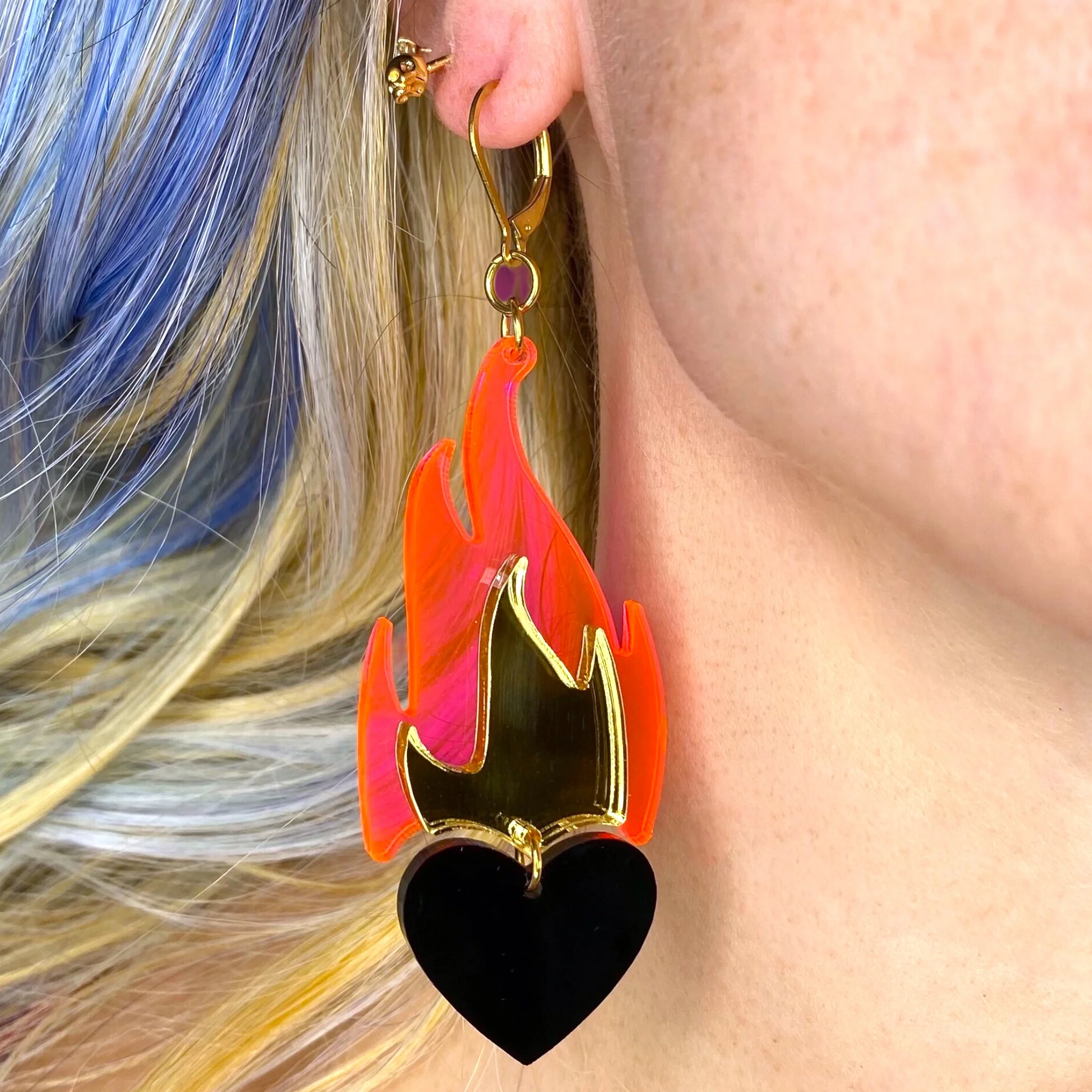 Love A La Flambé Dangle Earrings - Nightmare Hot Pink - Image 3